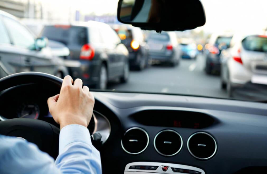 可以找认识的师傅或者朋友介绍的师傅吗?